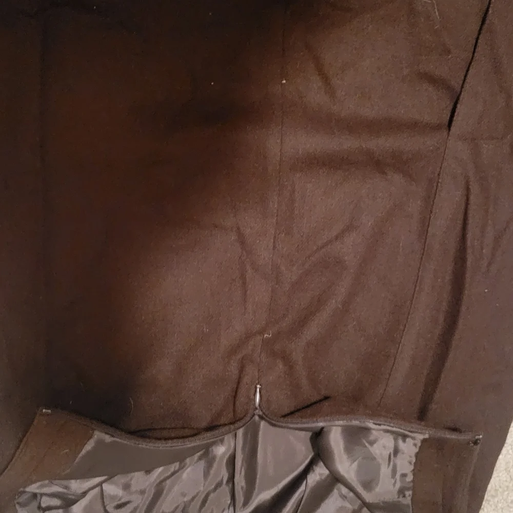 Skirt - Picture 2 of 3